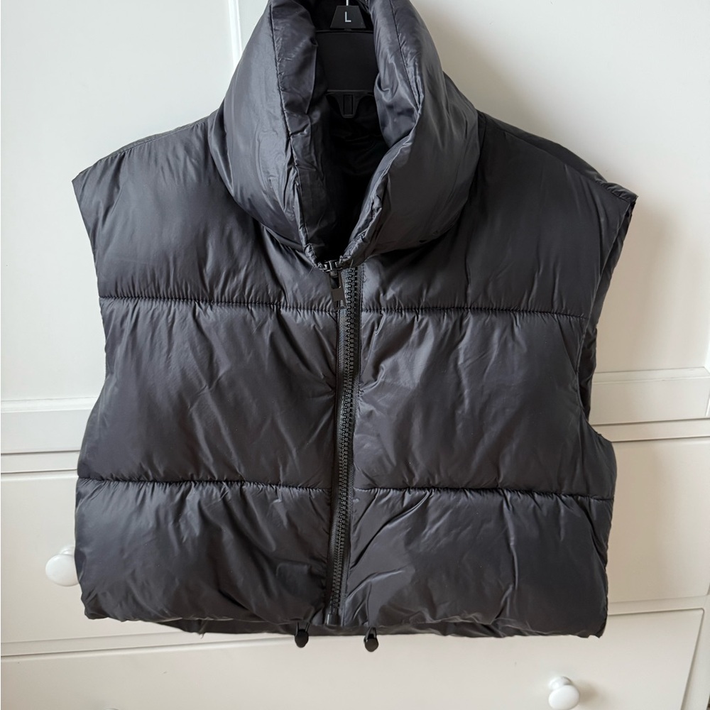 Women’s Cropped Black Puffer Vest